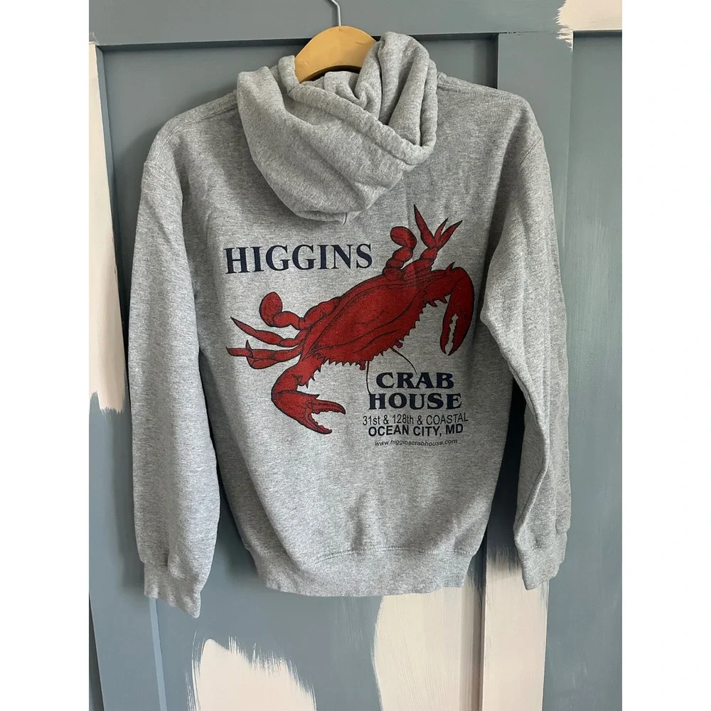 Gildan Heavy Blend Higgins Crab House Ocean City MD Gray Graphic Hoodie Small - Picture 2 of 3